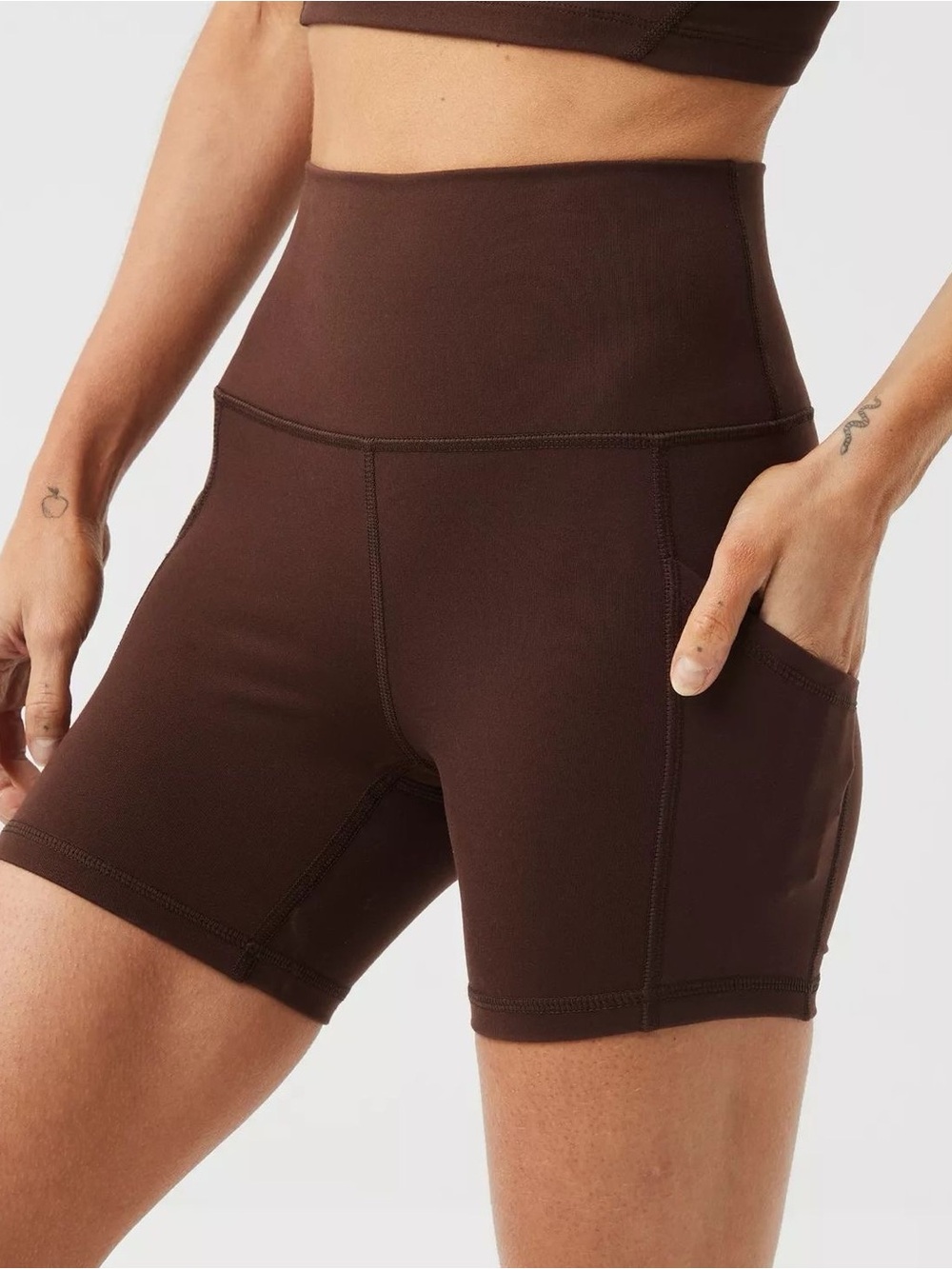 OFFLINE By Aerie The Hugger High Waisted Pocket Bike Short 5”